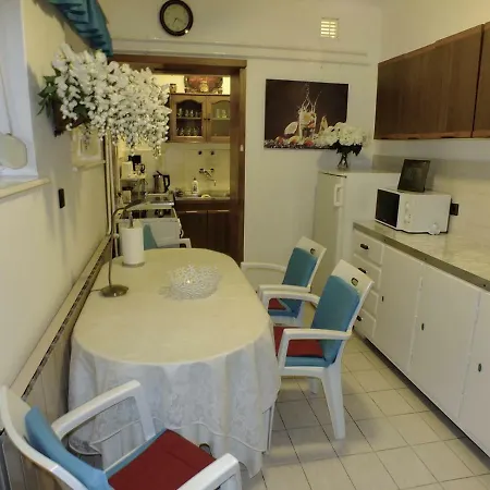 Incike Apartment